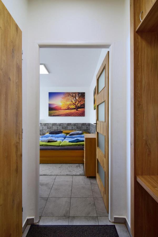 Apartman Nikola โตรยาโนวิตเซ ภายนอก รูปภาพ
